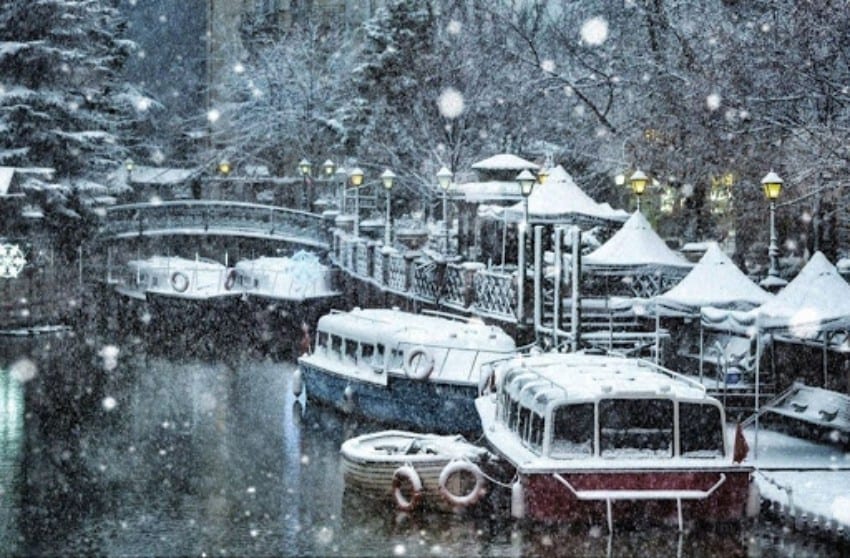 اسكي شهير في الشتاء