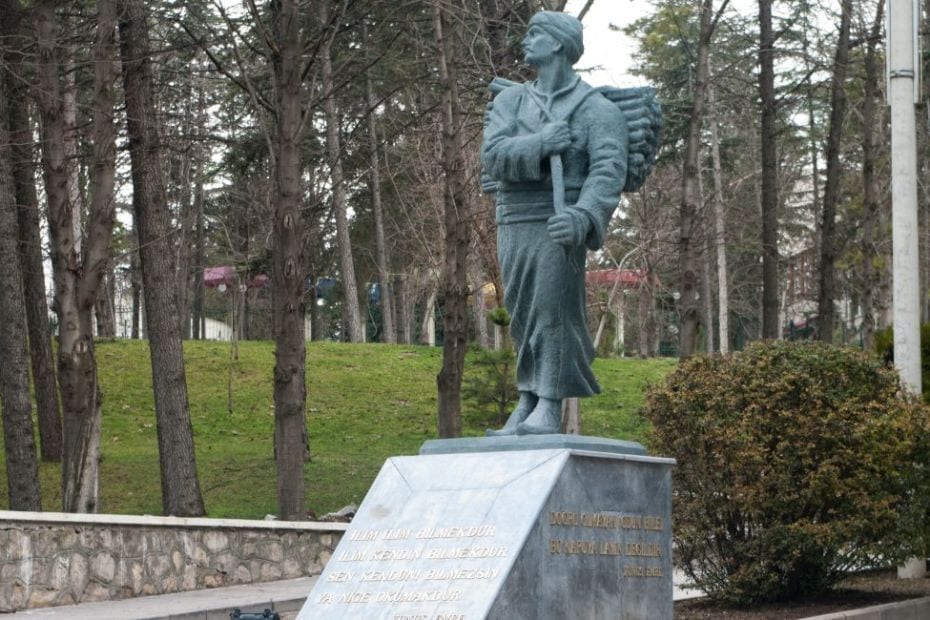 Yunus Emre poëzie