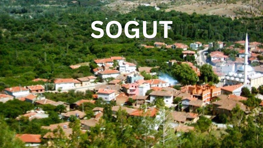 Buitenaanzicht van het Ertuğrul Gazi Mausoleum in S&ouml;ğ&uuml;t