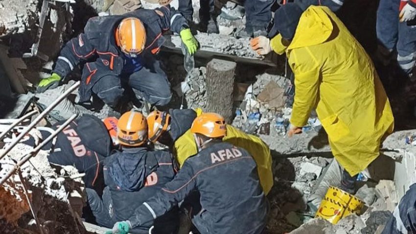 AFAD saving people from earthquake