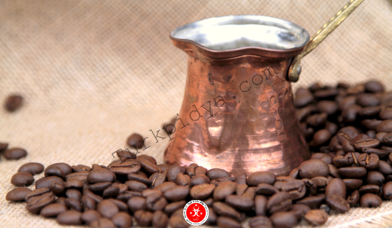 Lees meer over het artikel Cezve Turkse koffiepot: alles wat u moet weten